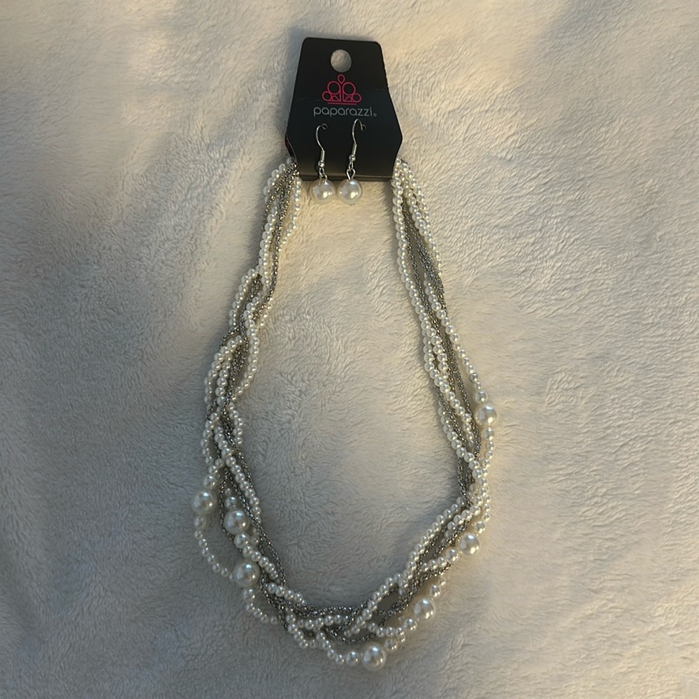 Paparazzi Silver and White Necklace Set